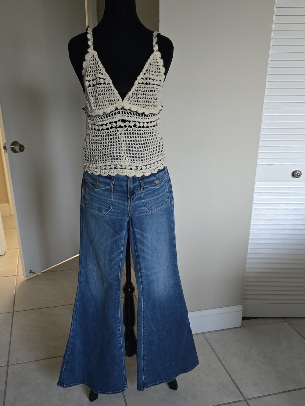 American Eagle Women’s Blue Flared Jeans (Next Level Stretch)